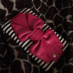 Betsey Johnson bow wristlet